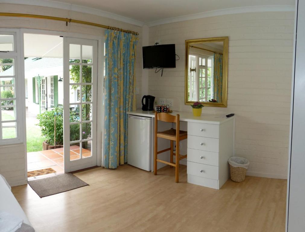 Somer Place B&B Somerset West Exterior photo
